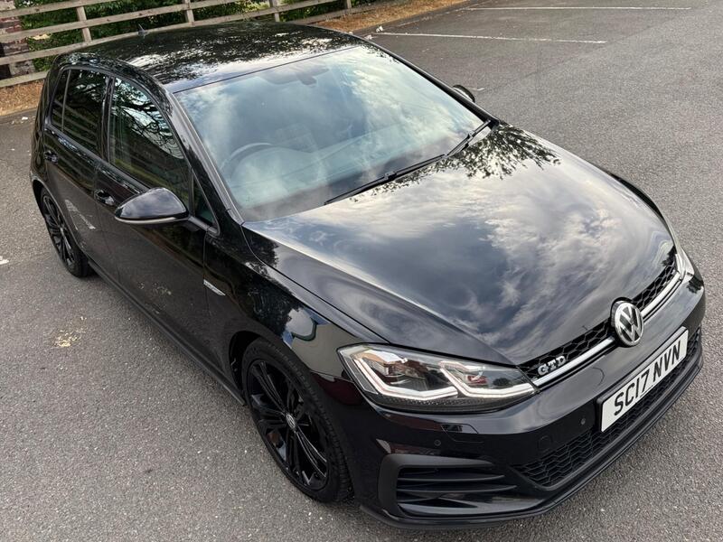 Volkswagen Golf view 3