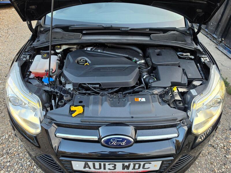Ford Focus 1.6T EcoBoost Titanium X Euro 5 (s/s) 5dr thumbnail 46