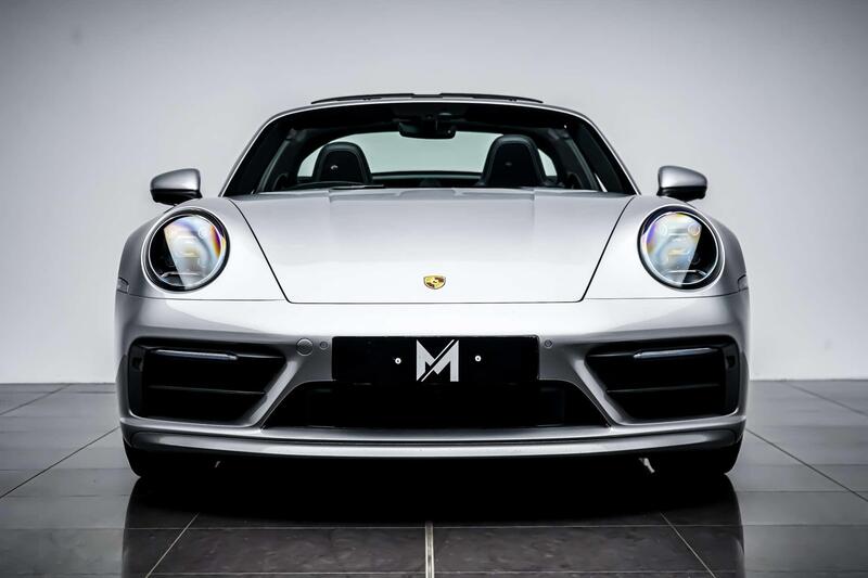 Porsche 911 view 2