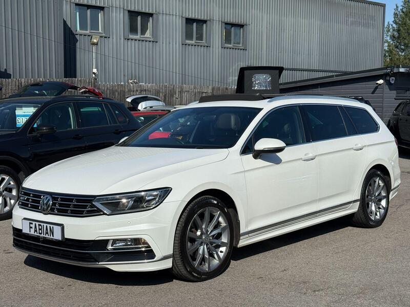 Volkswagen Passat view 4