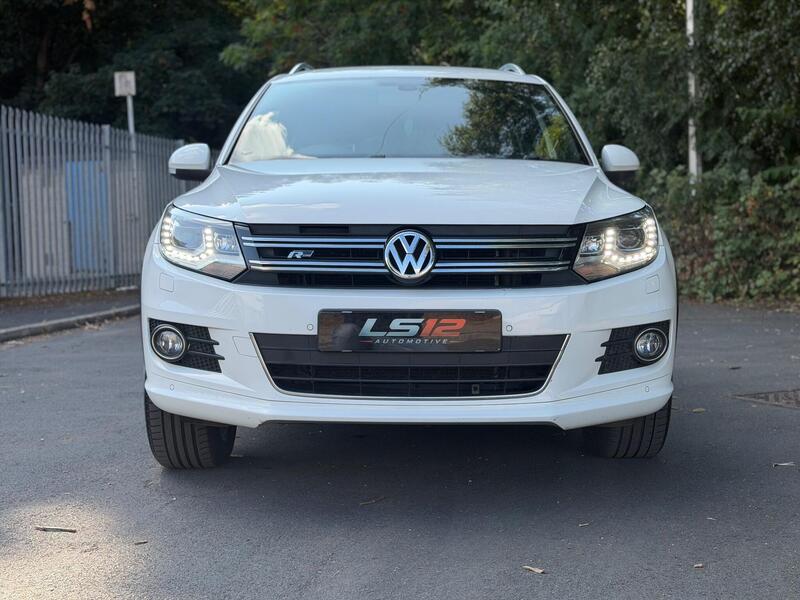 Volkswagen Tiguan view 2