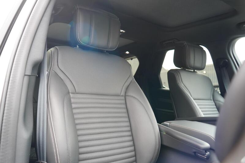 Land Rover Discovery 3 view 3