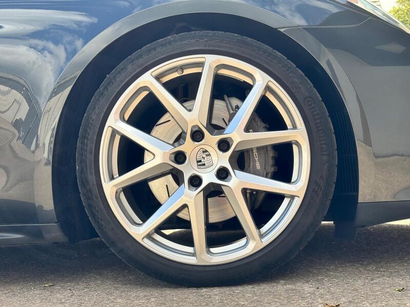 Porsche Panamera view 4