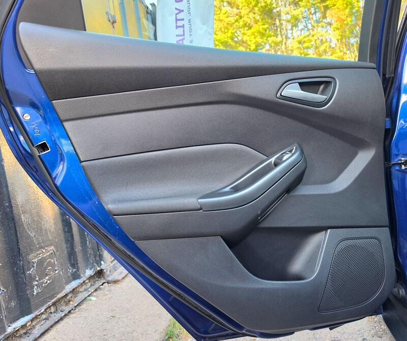 Ford Focus 1.6 Titanium Powershift Euro 6 5dr thumbnail 23