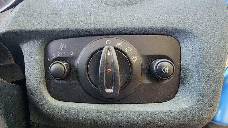 2009 Ford Fiesta — photo 32