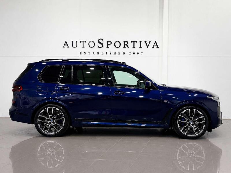 BMW X7 view 3