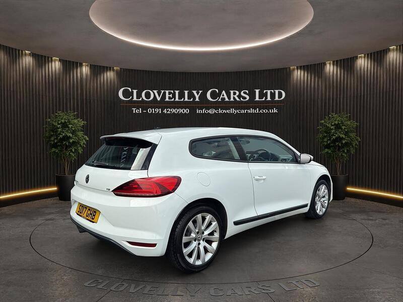 Volkswagen Scirocco view 3