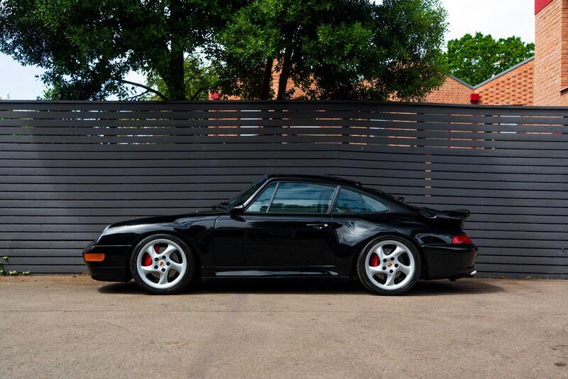 Porsche 911 view 3
