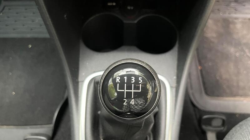 2013 Volkswagen Polo — photo 29