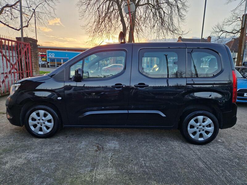 Vauxhall Combo Life view 2
