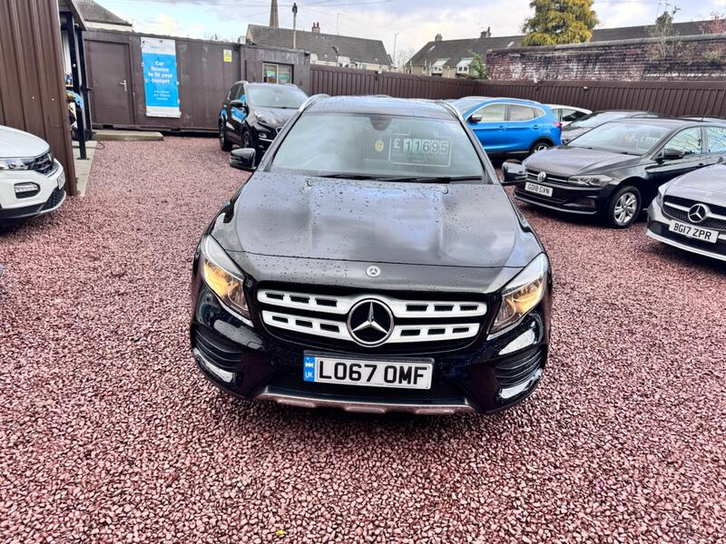 Mercedes-Benz Mercedes-Benz GLA view 2