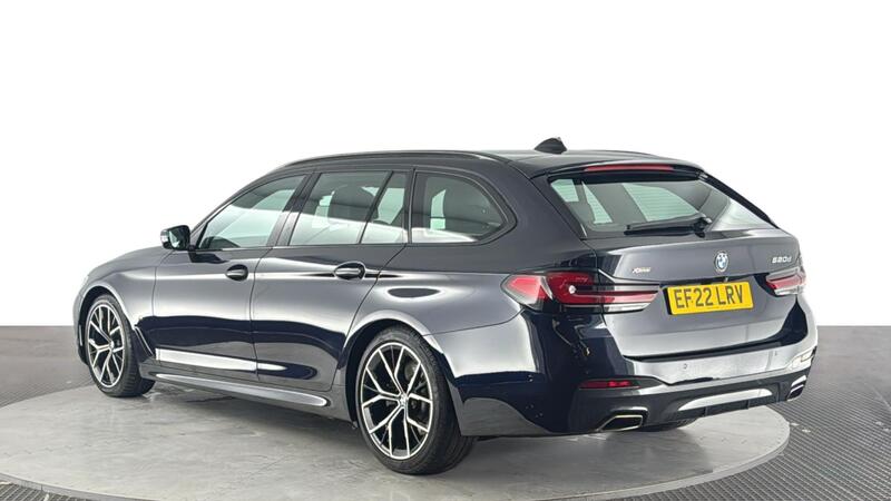 BMW 5 Series view 6