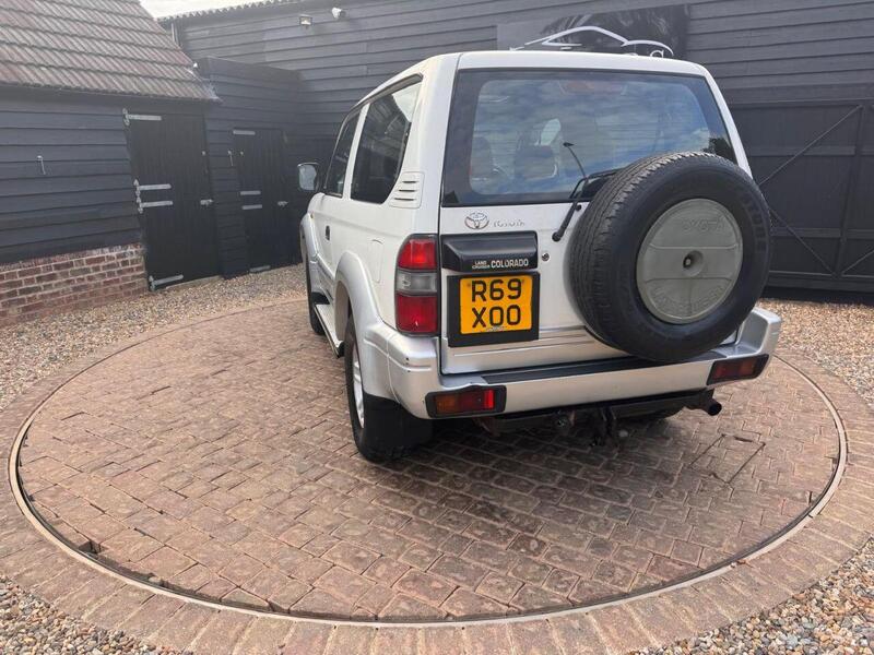 Toyota Land Cruiser Colorado view 4