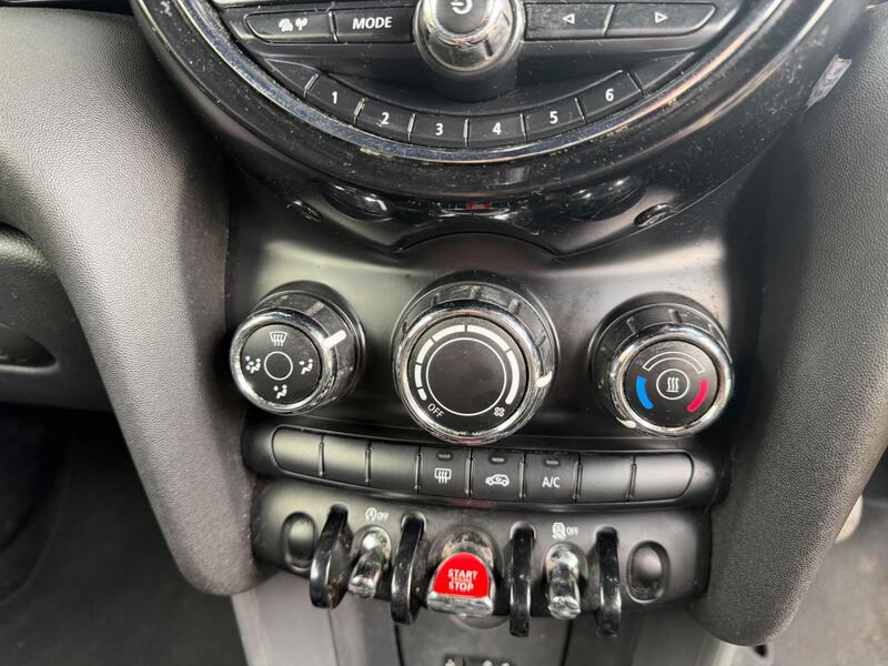 Mini Convertible view 6