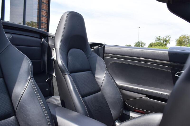 Porsche 911 view 5