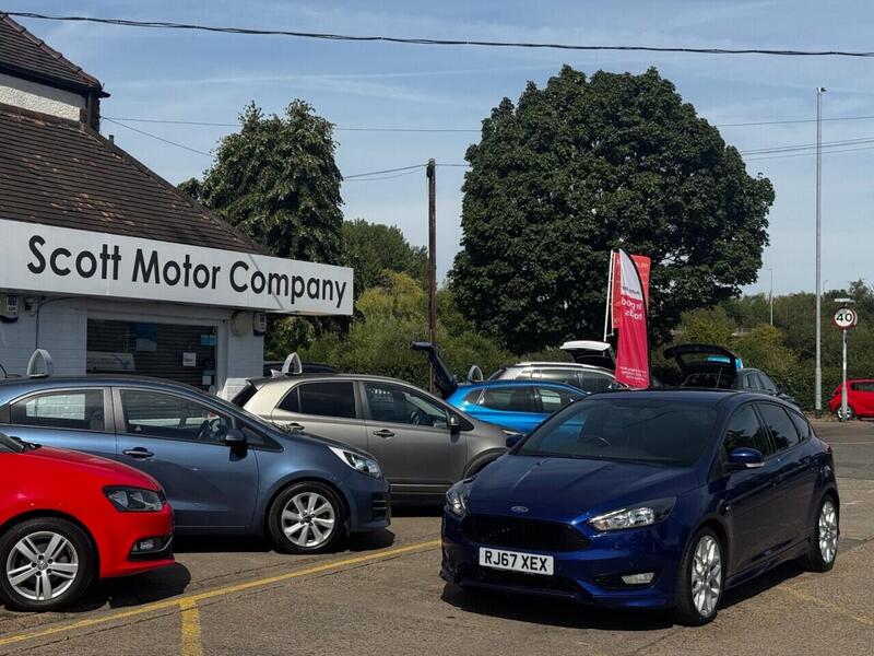 Ford Focus view 4