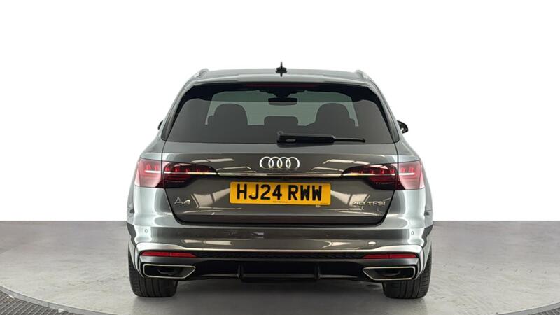 Audi A4 view 5