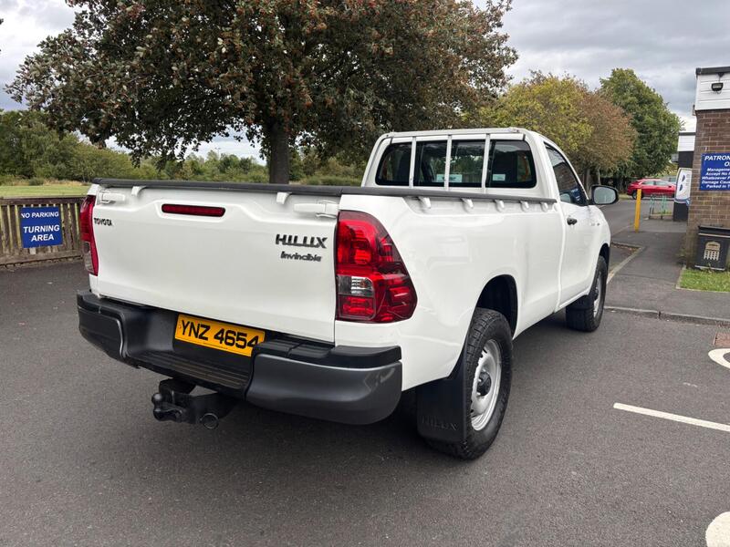 Toyota Hilux view 7