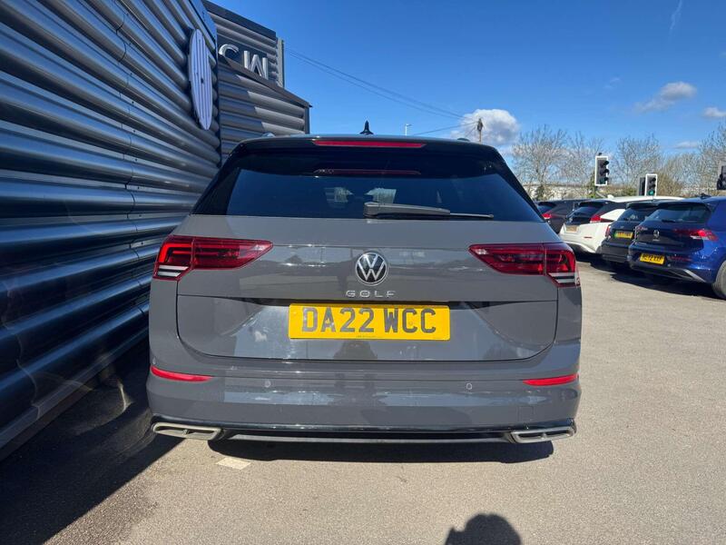 Volkswagen Golf view 4