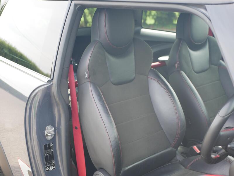 Mini Hatch view 3