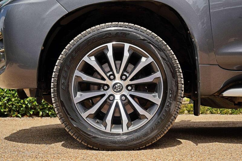 Toyota Land Cruiser view 2