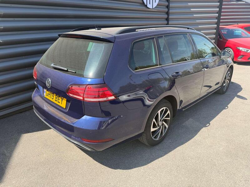 Volkswagen Golf view 6