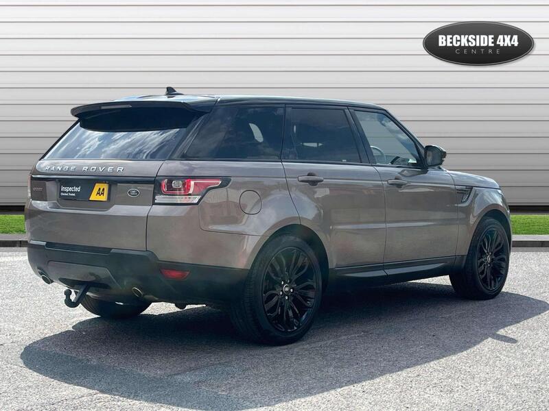 Land Rover Range Rover Sport view 3