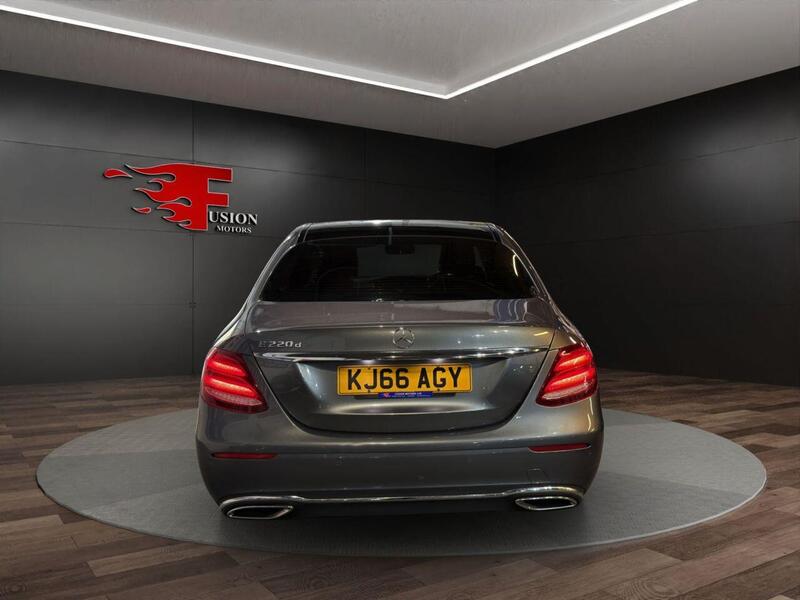 Mercedes-Benz E Class view 6