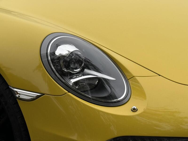 Porsche 911 view 60