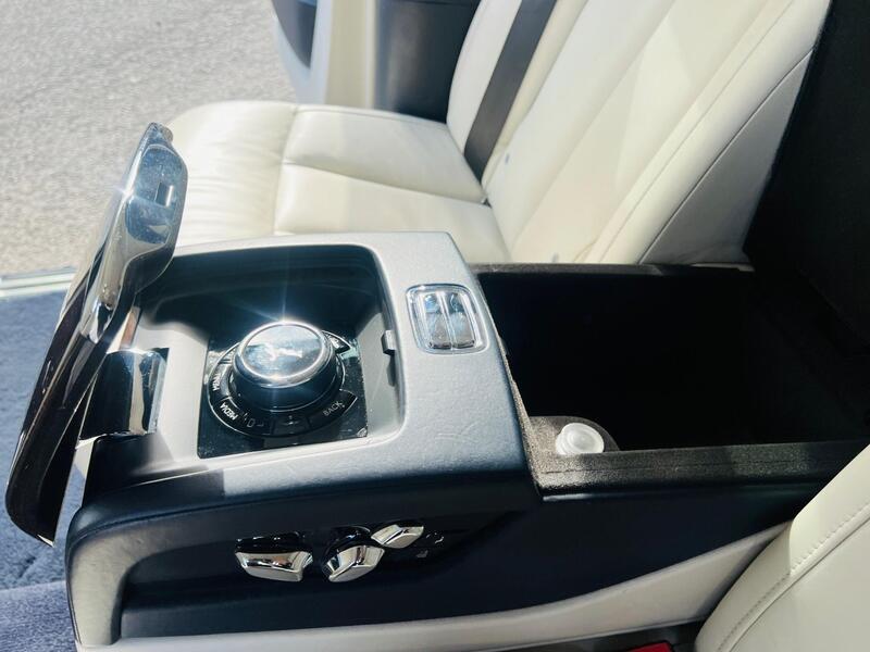 Rolls-Royce Phantom view 64