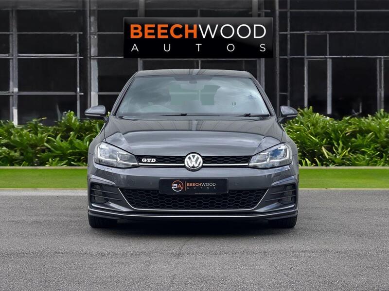 Volkswagen Golf view 3