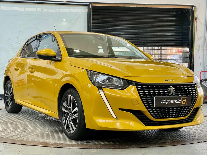 Peugeot 208 view 2