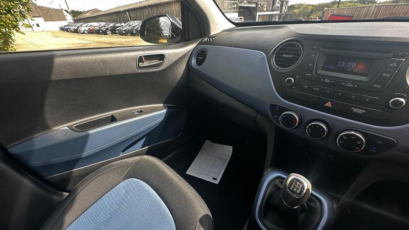 2015 Hyundai i10 — photo 11