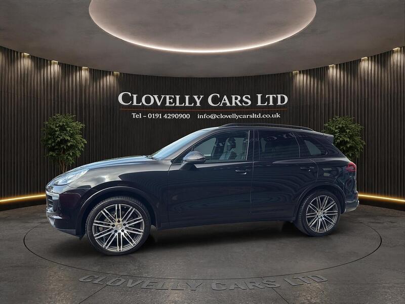 Porsche Cayenne view 2