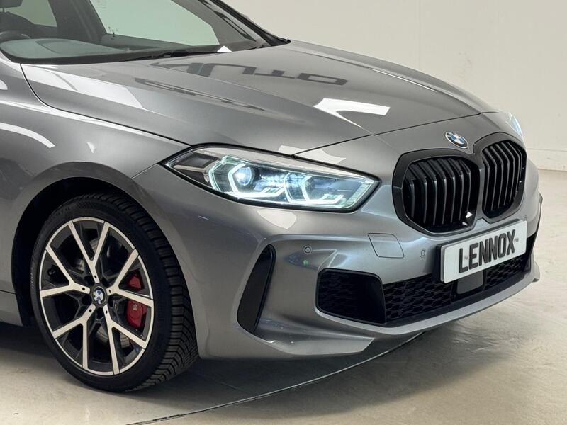 BMW 1 Series view 5