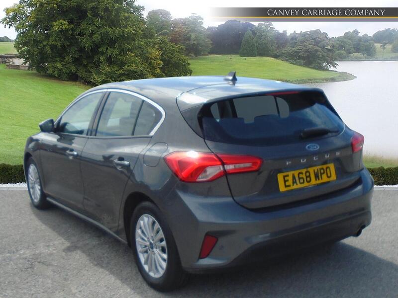 Ford Focus view 4