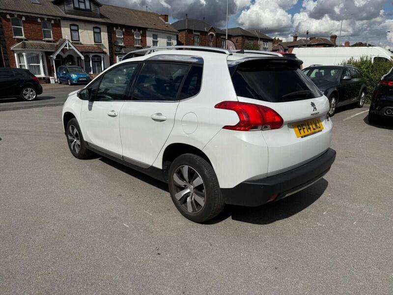 Peugeot 2008 view 6