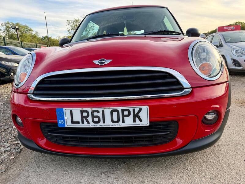 Mini Hatch view 6