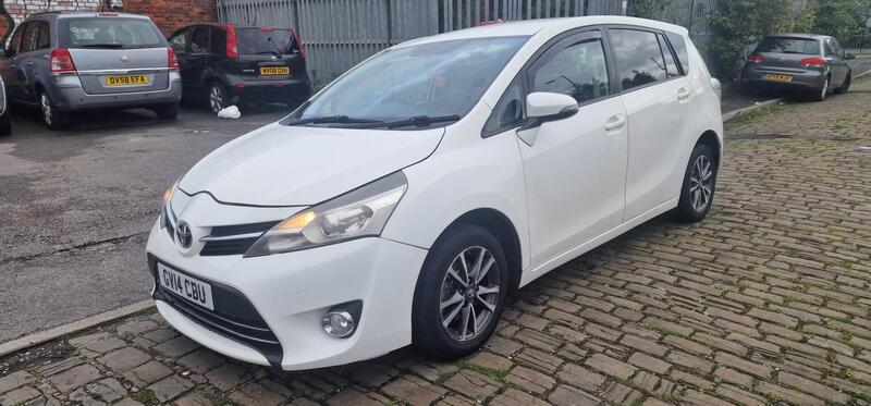 Toyota Verso — photo 1