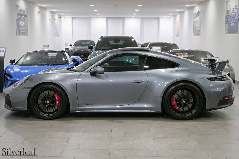 Porsche 911 view 4