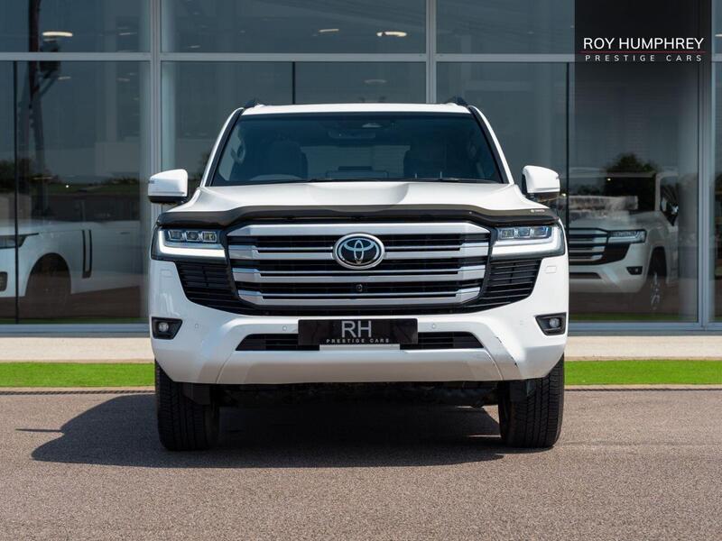 Toyota Land Cruiser view 4