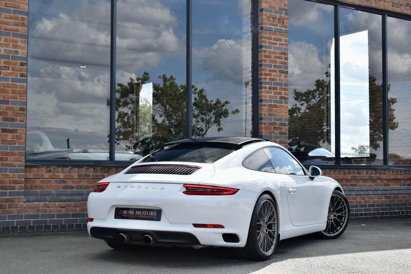 Porsche 911 view 2