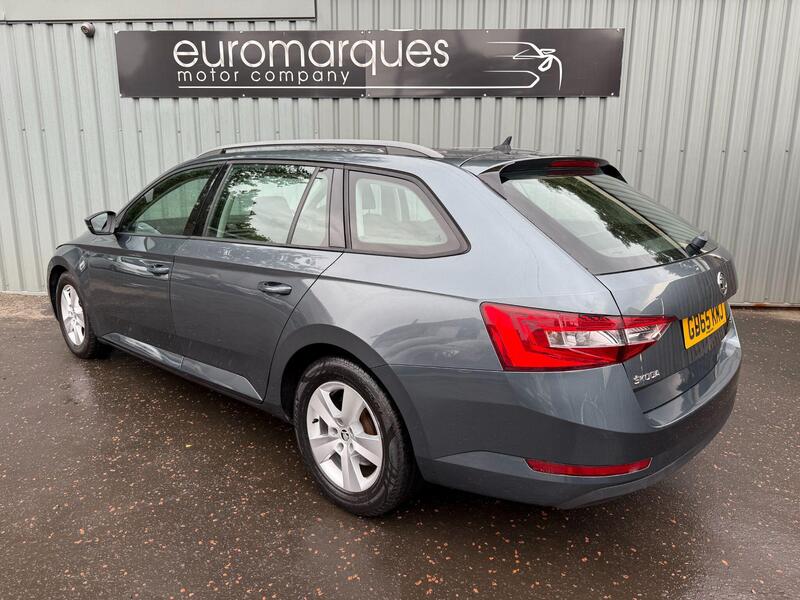 Skoda Superb view 7