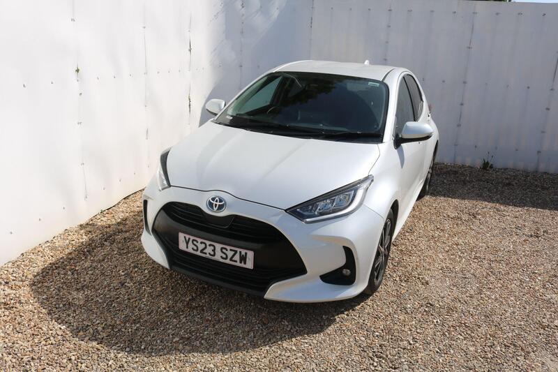 Toyota Yaris main image