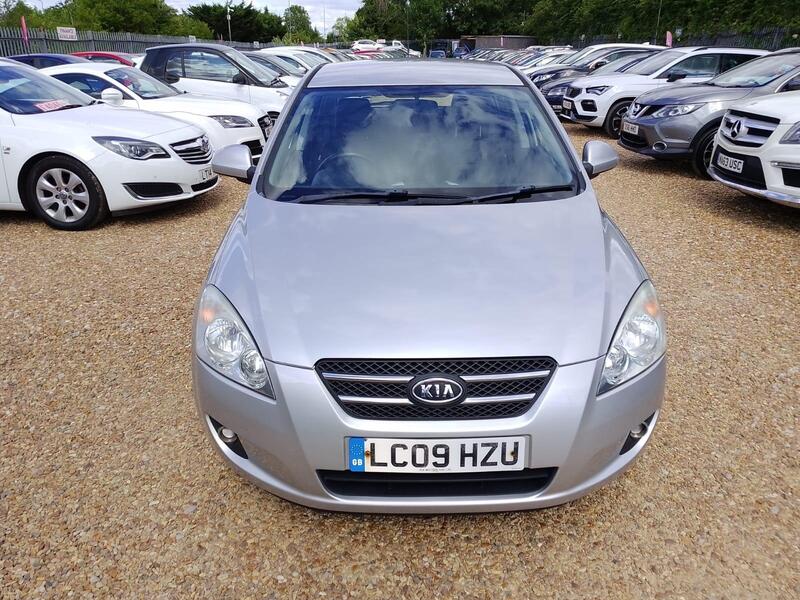 Kia Ceed view 2