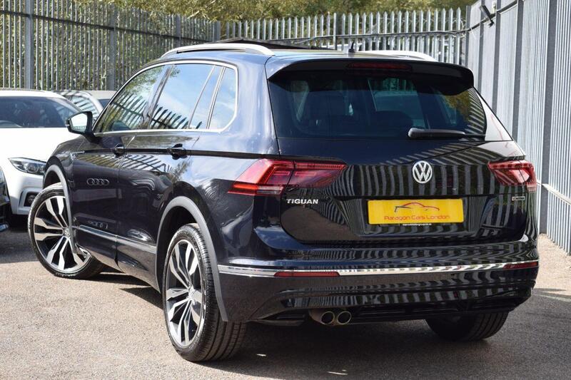 Volkswagen Tiguan view 3