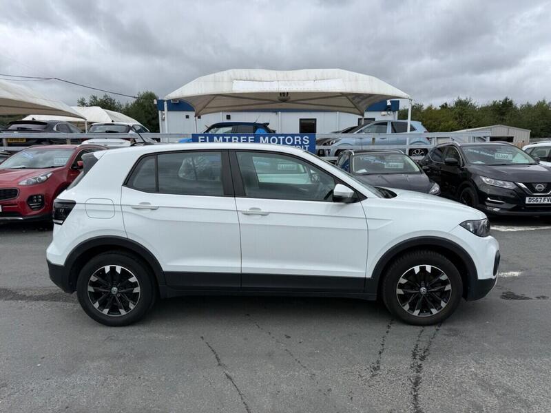 Volkswagen T-Cross view 7