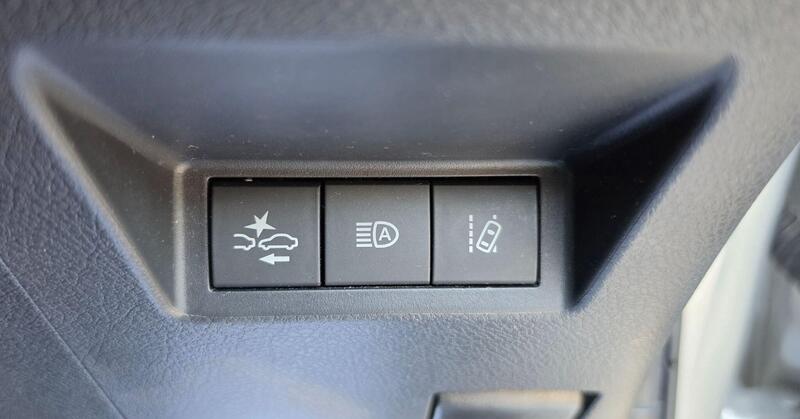 Toyota Yaris 1.5 VVT-h Icon Tech E-CVT Euro 6 (s/s) 5dr thumbnail 28