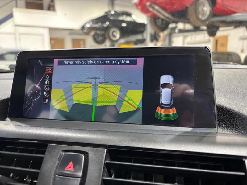 5f2761125b594191a4e9bebca832f8a1