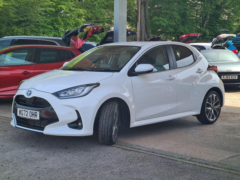 Toyota Yaris view 4
